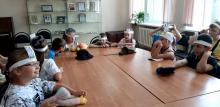 В августе сотрудники Центральной городской библиотеки им. В. Ф. Кашковой провели ряд интерактивных мероприятий для ребят из летних оздоровительных лагерей «Цветочный калейдоскоп».