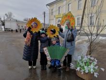 6 марта сотрудники ЦГБ им. В. Ф. Кашковой приняли участие в городском празднике «Блинная масленица и весенняя всякая всячина» с программой «Масленица - блинница, весны именинница».