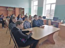 сотрудники Центральной городской библиотеки им. В.Ф. Кашковой провели урок "Вдохновленные Крымом" для учащихся 9 класса МБОУ "Центр образования"